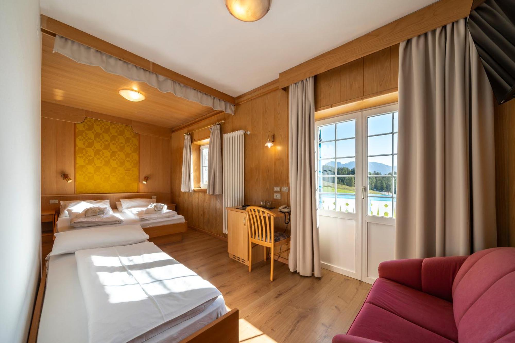 Mytime Hotels Savoy Vigo di Fassa Luaran gambar